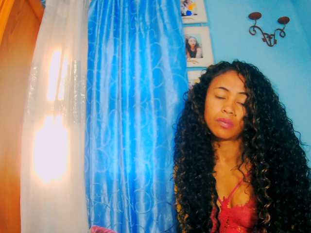 prettygirls11 live cam on BongaCams