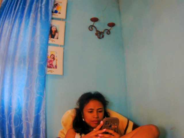 prettygirls11 live cam on BongaCams