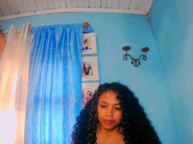 prettygirls11 live cam on BongaCams