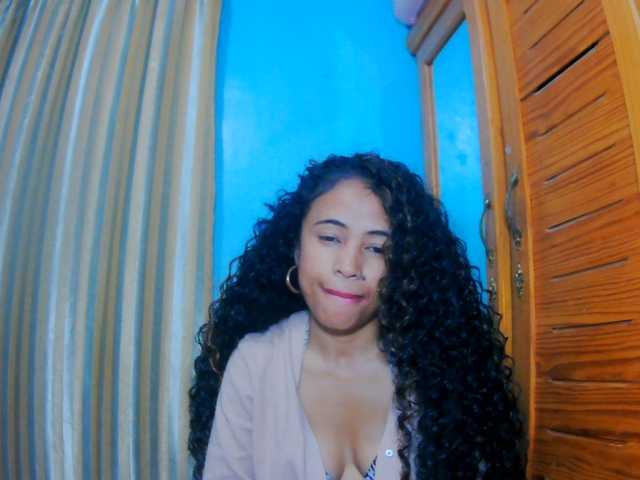 prettygirls11 live cam on BongaCams
