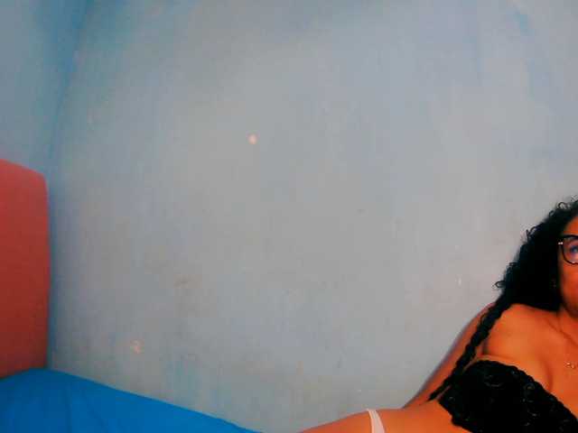 prettygirls11 live cam on BongaCams