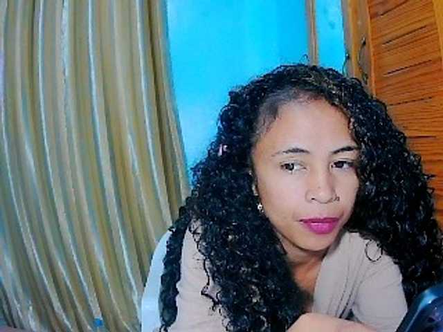 prettygirls11 live cam on BongaCams