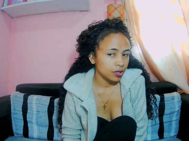 prettygirls11 live cam on BongaCams