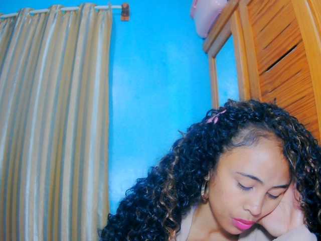 prettygirls11 live cam on BongaCams