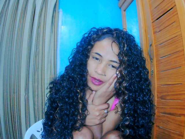 prettygirls11 live cam on BongaCams