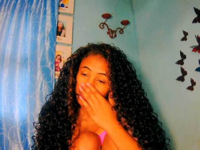 prettygirls11 live cam on BongaCams