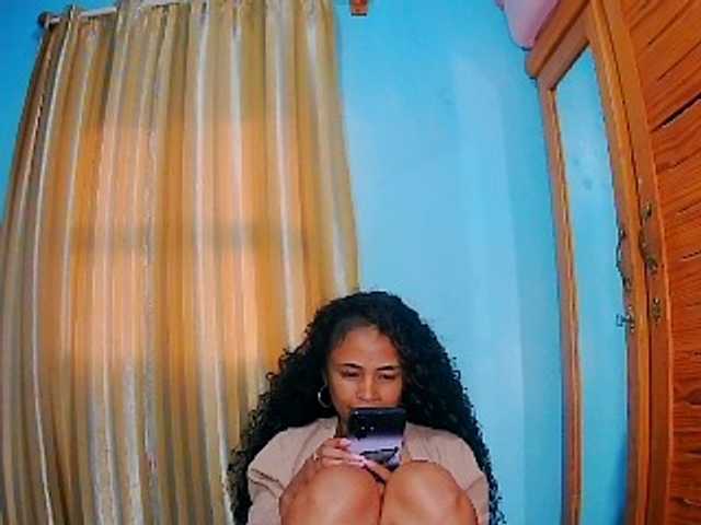 prettygirls11 live cam on BongaCams