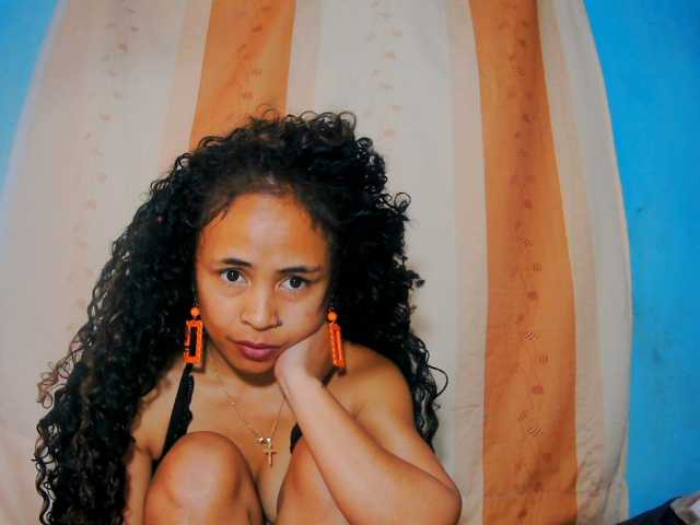 prettygirls11 live cam on BongaCams