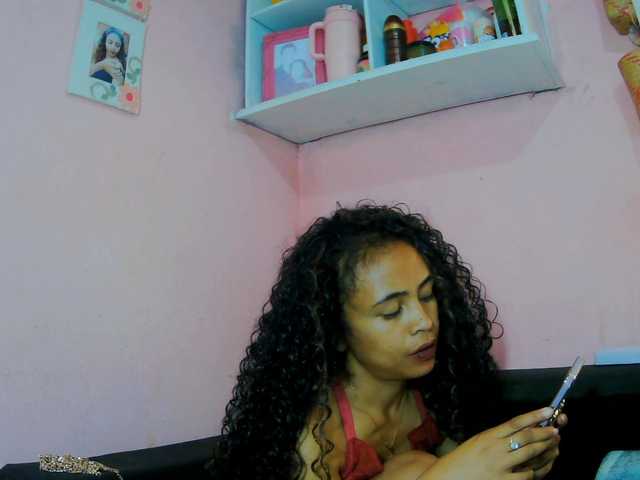 prettygirls11 live cam on BongaCams