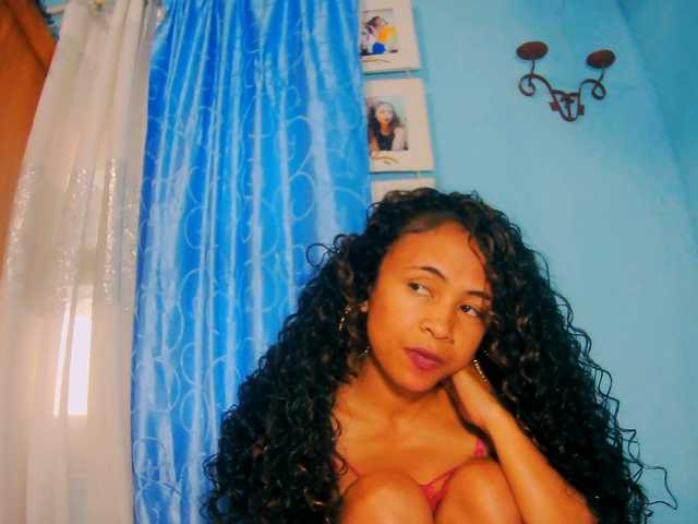 prettygirls11 live cam on BongaCams