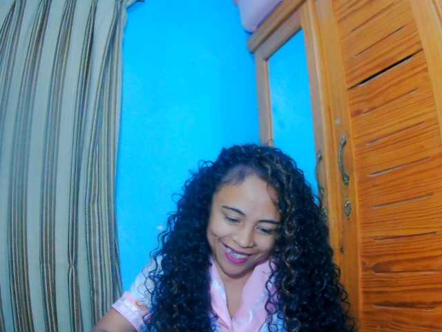 prettygirls11 live cam on BongaCams
