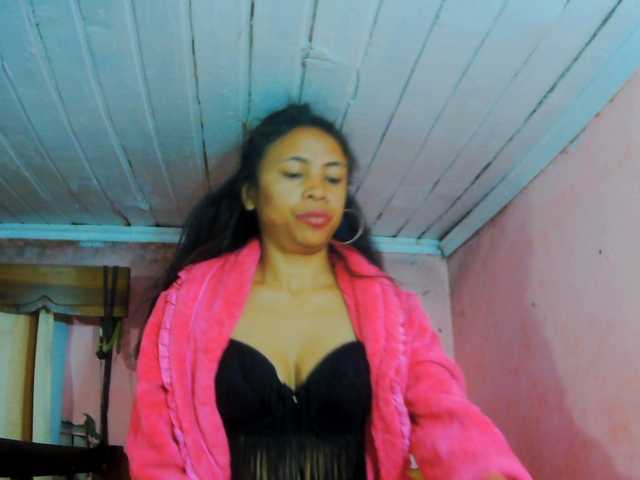 prettygirls11 live cam on BongaCams