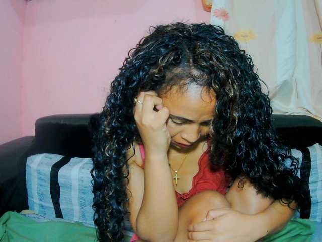 prettygirls11 live cam on BongaCams