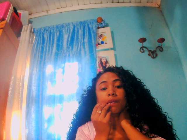 prettygirls11 live cam on BongaCams