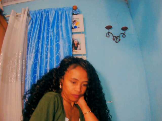 prettygirls11 live cam on BongaCams