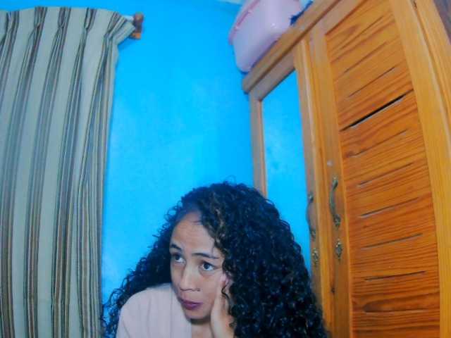 prettygirls11 live cam on BongaCams