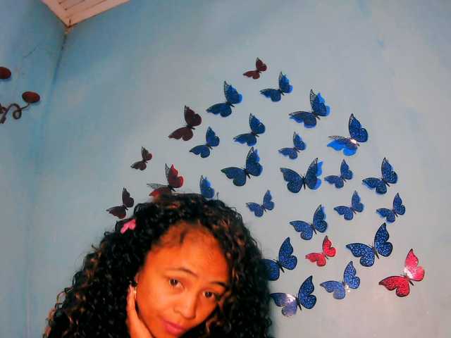 prettygirls11 live cam on BongaCams