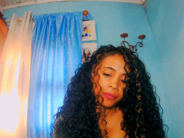 prettygirls11 live cam on BongaCams