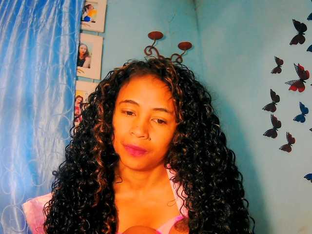 prettygirls11 live cam on BongaCams