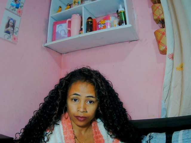 prettygirls11 live cam on BongaCams
