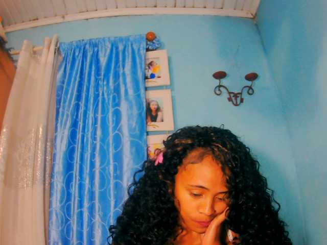 prettygirls11 live cam on BongaCams