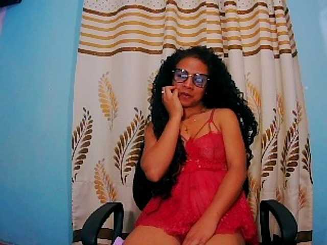 prettygirls11 live cam on BongaCams