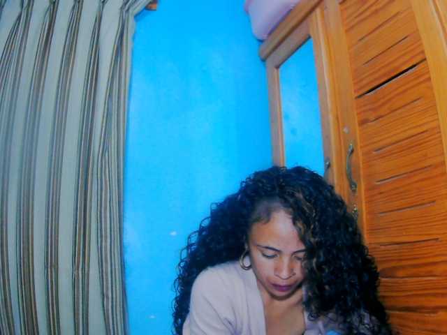 prettygirls11 live cam on BongaCams