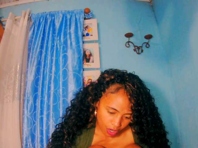 prettygirls11 live cam on BongaCams