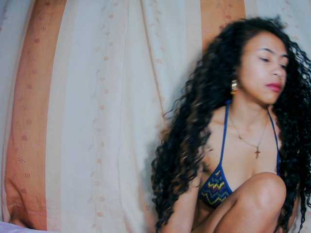 prettygirls11 live cam on BongaCams