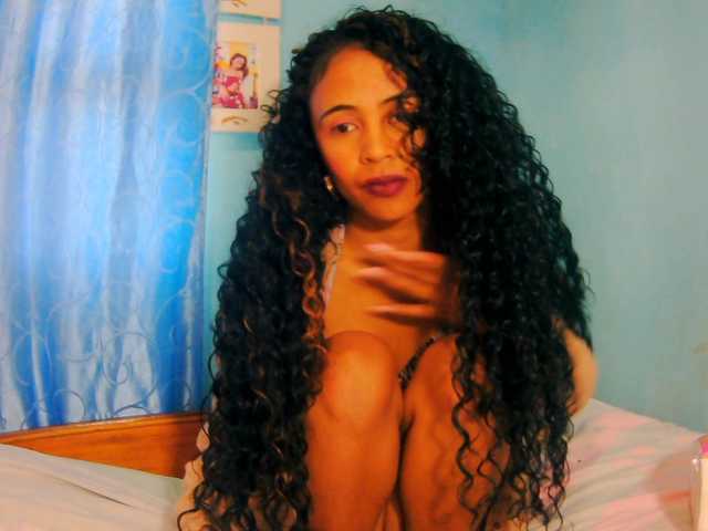 prettygirls11 live cam on BongaCams