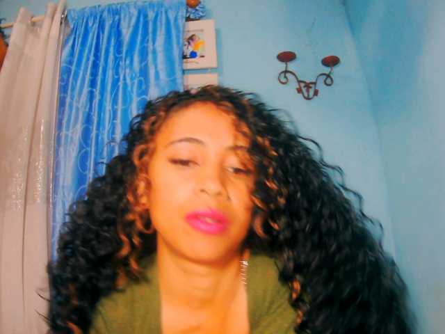 prettygirls11 live cam on BongaCams