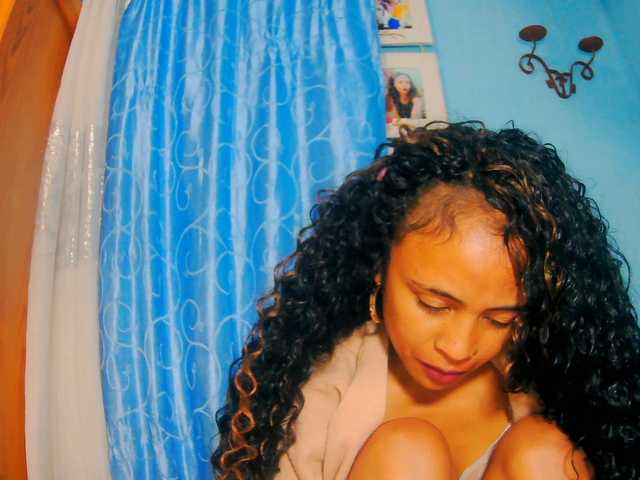 prettygirls11 live cam on BongaCams
