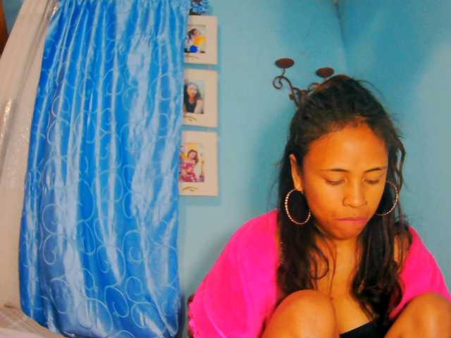 prettygirls11 live cam on BongaCams