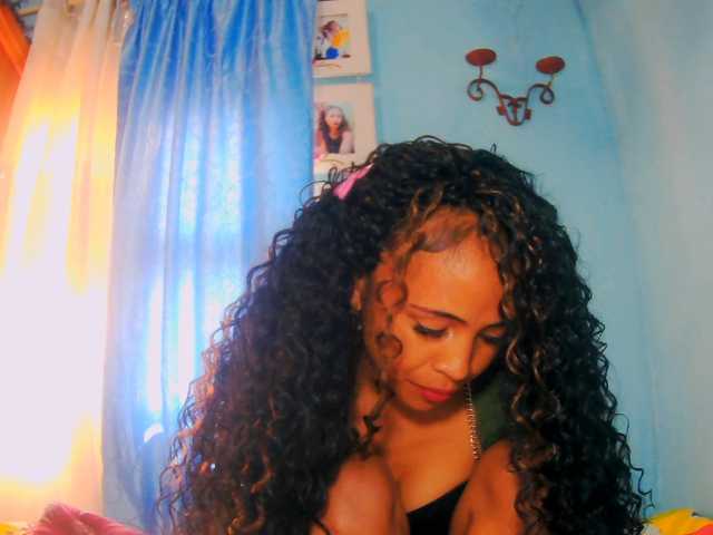 prettygirls11 live cam on BongaCams