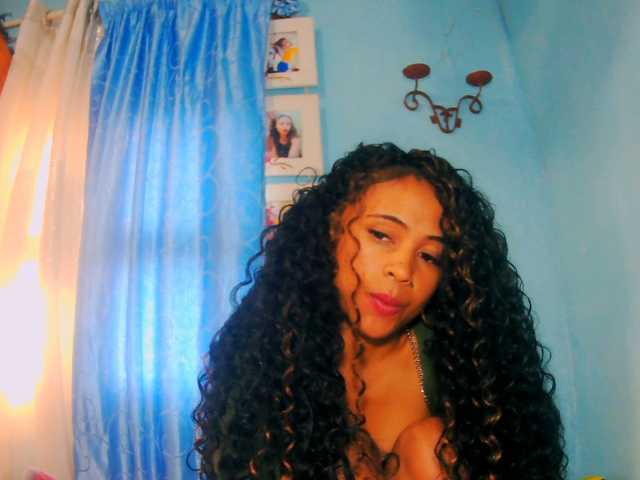 prettygirls11 live cam on BongaCams