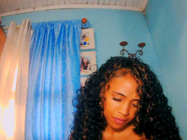prettygirls11 live cam on BongaCams
