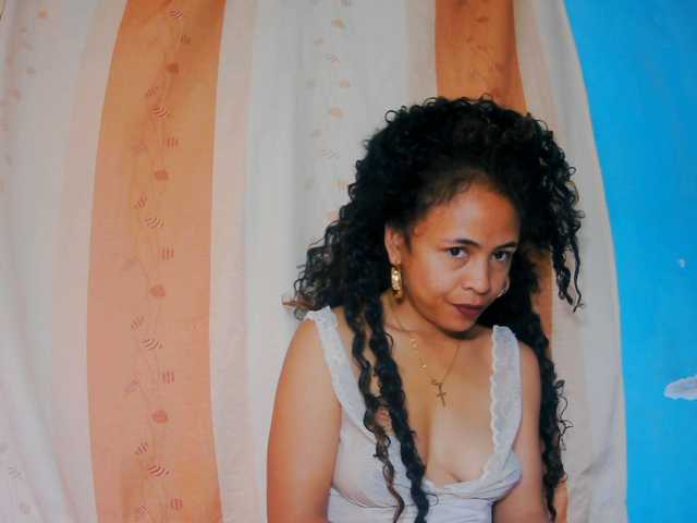 prettygirls11 live cam on BongaCams