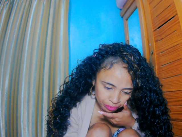 prettygirls11 live cam on BongaCams