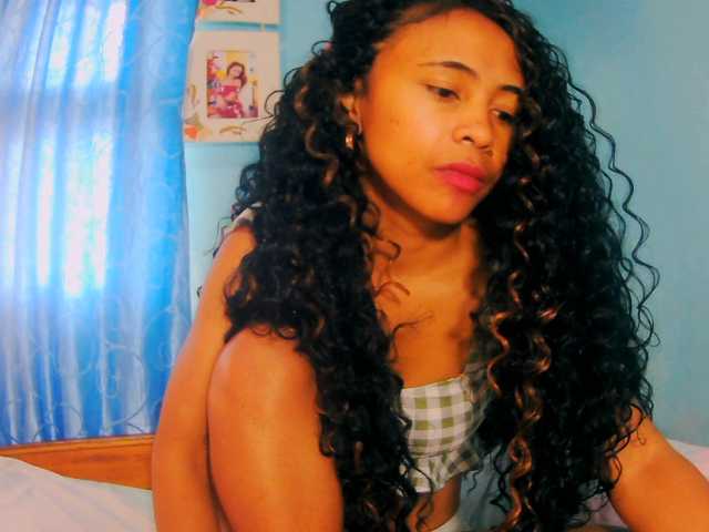 prettygirls11 live cam on BongaCams