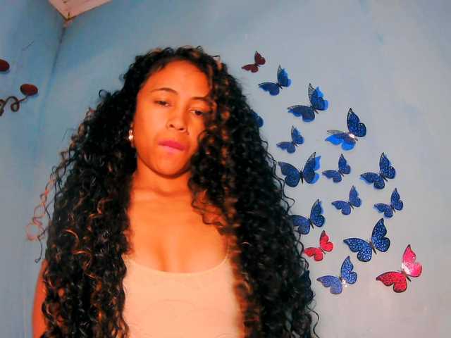 prettygirls11 live cam on BongaCams