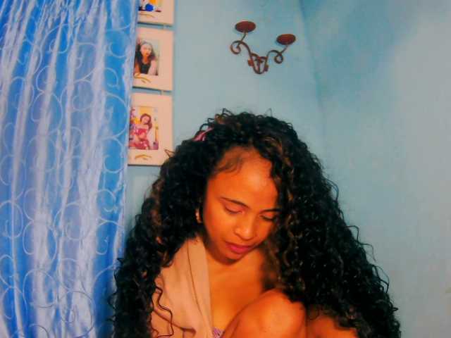 prettygirls11 live cam on BongaCams