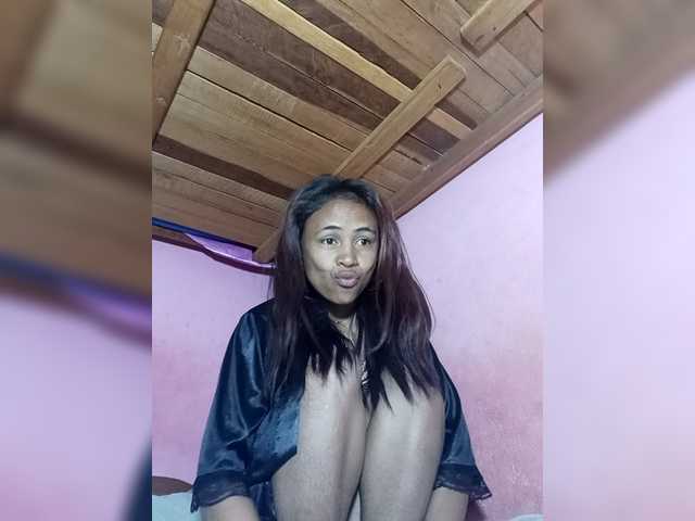 prettygirls11 live cam on BongaCams