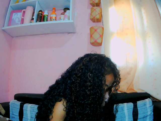 prettygirls11 live cam on BongaCams