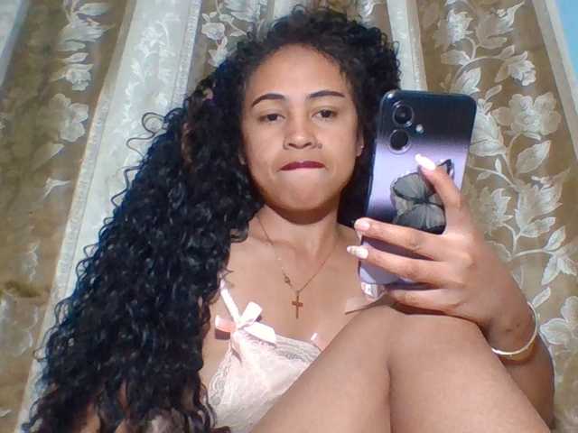prettygirls11 live cam on BongaCams