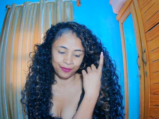 prettygirls11 live cam on BongaCams