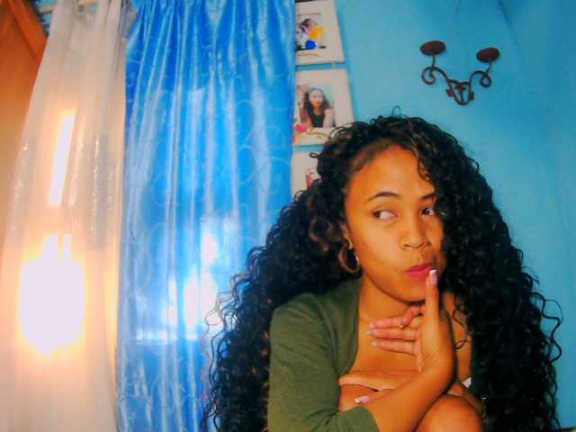 prettygirls11 live cam on BongaCams