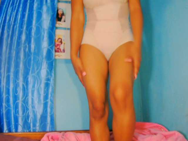prettygirls11 live cam on BongaCams