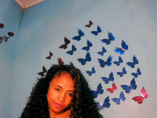 prettygirls11 live cam on BongaCams