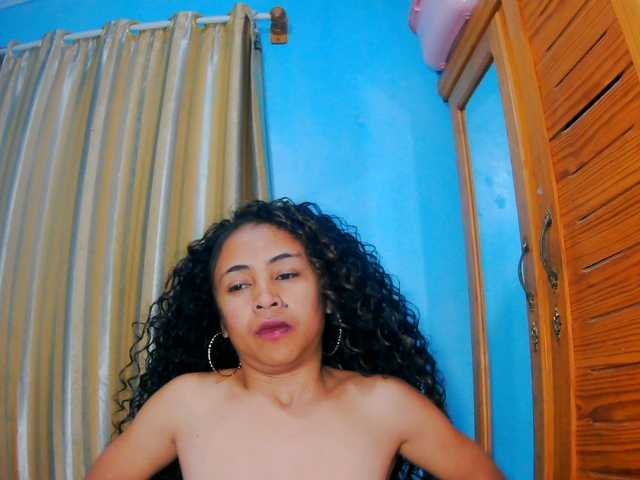 prettygirls11 live cam on BongaCams