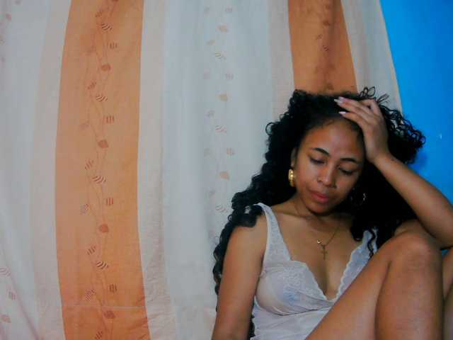 prettygirls11 live cam on BongaCams